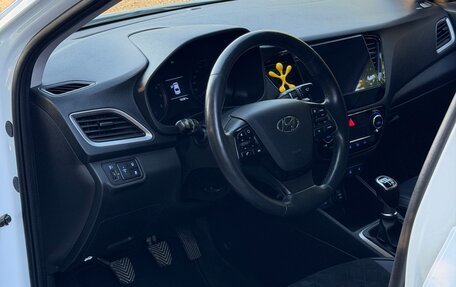 Hyundai Solaris II рестайлинг, 2018 год, 1 415 000 рублей, 8 фотография
