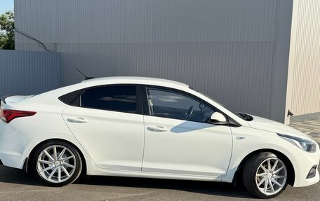 Hyundai Solaris II рестайлинг, 2018 год, 1 415 000 рублей, 5 фотография