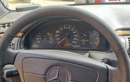 Mercedes-Benz E-Класс, 1995 год, 490 000 рублей, 9 фотография