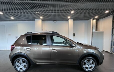 Renault Sandero II рестайлинг, 2019 год, 1 060 000 рублей, 2 фотография