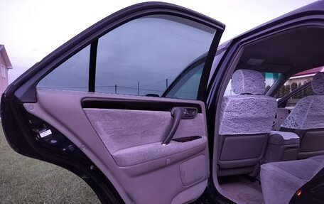 Toyota Crown, 2002 год, 1 250 000 рублей, 33 фотография