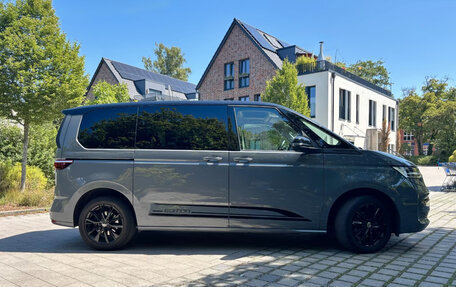 Volkswagen Multivan, 2023 год, 4 515 000 рублей, 3 фотография