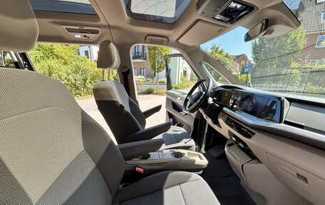 Volkswagen Multivan, 2023 год, 4 515 000 рублей, 8 фотография