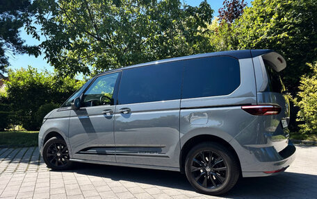 Volkswagen Multivan, 2023 год, 4 515 000 рублей, 6 фотография