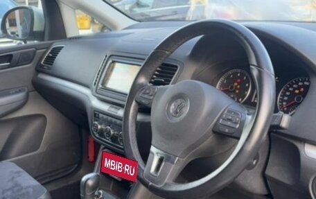 Volkswagen Sharan II, 2013 год, 990 000 рублей, 20 фотография