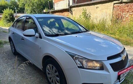 Chevrolet Cruze II, 2011 год, 900 000 рублей, 4 фотография
