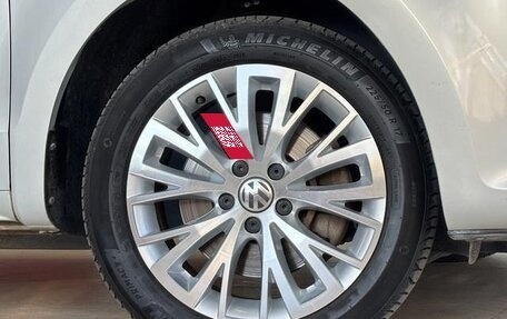 Volkswagen Sharan II, 2013 год, 990 000 рублей, 31 фотография