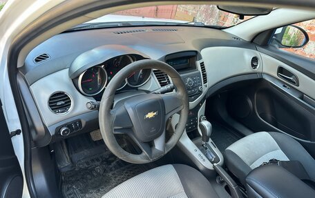 Chevrolet Cruze II, 2011 год, 900 000 рублей, 9 фотография