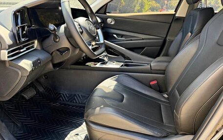 Hyundai Elantra, 2023 год, 1 590 010 рублей, 12 фотография