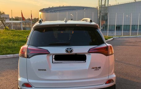 Toyota RAV4, 2018 год, 2 490 000 рублей, 5 фотография