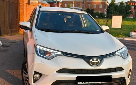 Toyota RAV4, 2018 год, 2 490 000 рублей, 3 фотография