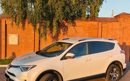 Toyota RAV4, 2018 год, 2 490 000 рублей, 7 фотография