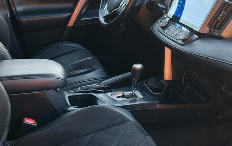 Toyota RAV4, 2018 год, 2 490 000 рублей, 10 фотография