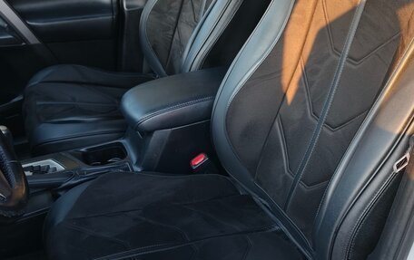 Toyota RAV4, 2018 год, 2 490 000 рублей, 11 фотография