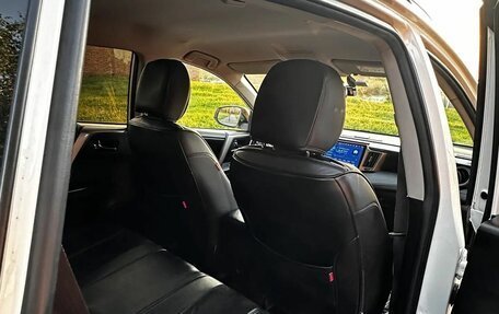 Toyota RAV4, 2018 год, 2 490 000 рублей, 18 фотография