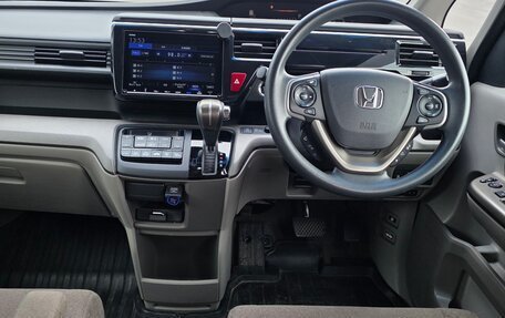 Honda Stepwgn IV, 2018 год, 2 200 000 рублей, 11 фотография