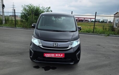 Honda Stepwgn IV, 2018 год, 2 200 000 рублей, 2 фотография