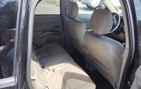 Mitsubishi Outlander III рестайлинг 3, 2008 год, 925 000 рублей, 12 фотография