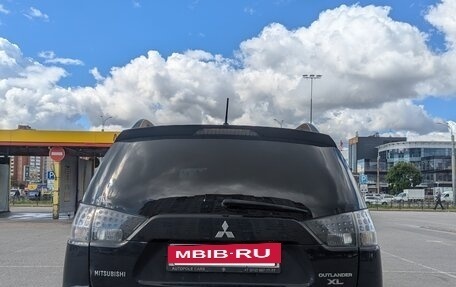 Mitsubishi Outlander III рестайлинг 3, 2010 год, 1 100 000 рублей, 7 фотография