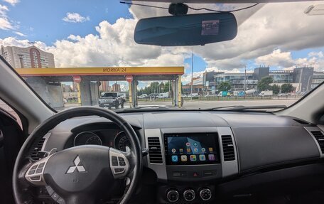 Mitsubishi Outlander III рестайлинг 3, 2010 год, 1 100 000 рублей, 11 фотография