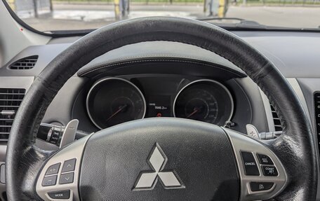 Mitsubishi Outlander III рестайлинг 3, 2010 год, 1 100 000 рублей, 13 фотография