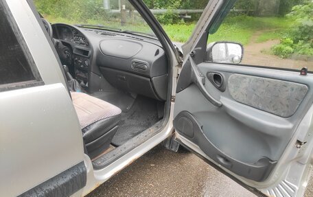 Chevrolet Niva I рестайлинг, 2003 год, 245 000 рублей, 19 фотография