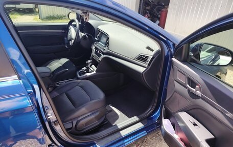 Hyundai Elantra VI рестайлинг, 2017 год, 1 800 000 рублей, 5 фотография
