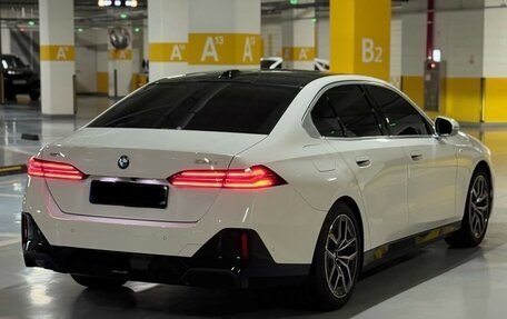 BMW 5 серия, 2025 год, 7 920 000 рублей, 6 фотография