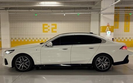 BMW 5 серия, 2025 год, 7 920 000 рублей, 7 фотография