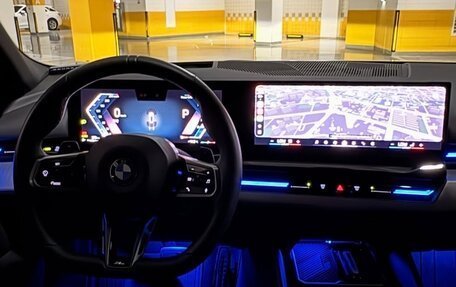 BMW 5 серия, 2025 год, 7 920 000 рублей, 11 фотография