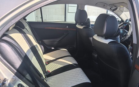 Toyota Avensis III рестайлинг, 2007 год, 800 000 рублей, 33 фотография