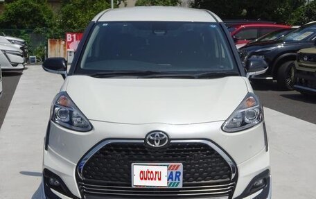 Toyota Sienta II, 2022 год, 1 750 000 рублей, 3 фотография