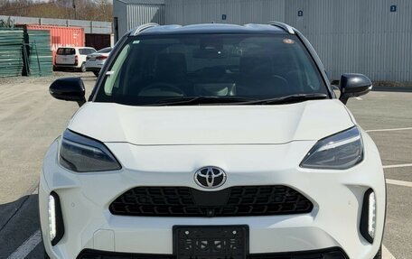 Toyota Yaris Cross, 2022 год, 1 630 000 рублей, 2 фотография