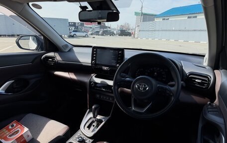 Toyota Yaris Cross, 2022 год, 1 630 000 рублей, 6 фотография