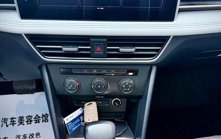 Volkswagen Tiguan II, 2022 год, 3 100 000 рублей, 14 фотография