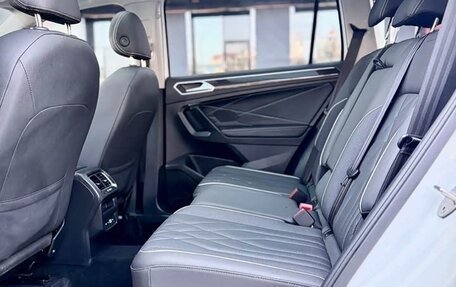 Volkswagen Tiguan II, 2022 год, 3 100 000 рублей, 15 фотография