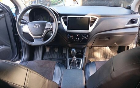 Hyundai Solaris II рестайлинг, 2017 год, 950 000 рублей, 9 фотография