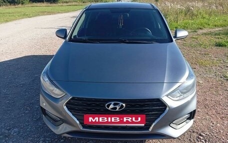 Hyundai Solaris II рестайлинг, 2017 год, 950 000 рублей, 2 фотография