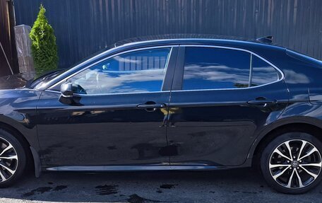Toyota Camry, 2021 год, 2 500 000 рублей, 6 фотография