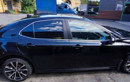 Toyota Camry, 2021 год, 2 500 000 рублей, 3 фотография