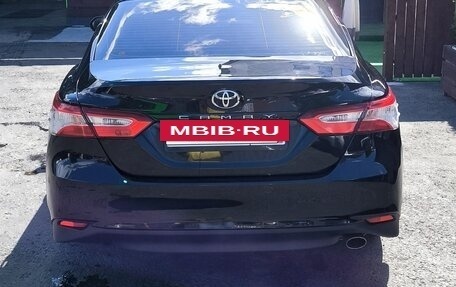 Toyota Camry, 2021 год, 2 500 000 рублей, 4 фотография