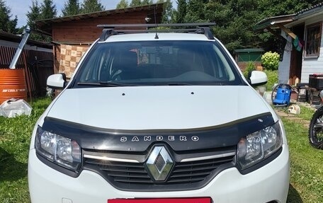 Renault Sandero II рестайлинг, 2015 год, 560 000 рублей, 2 фотография