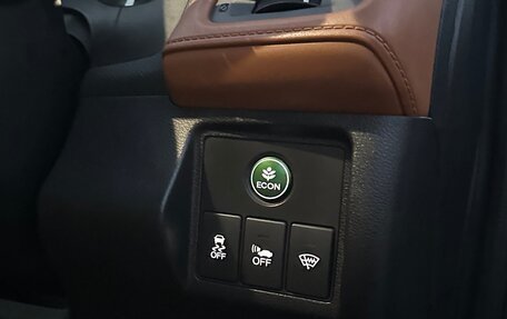 Honda Vezel, 2014 год, 1 335 000 рублей, 16 фотография