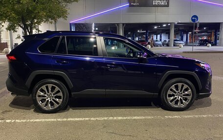 Toyota RAV4, 2022 год, 4 499 999 рублей, 2 фотография