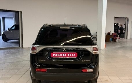 Mitsubishi Outlander III рестайлинг 3, 2013 год, 1 255 000 рублей, 6 фотография