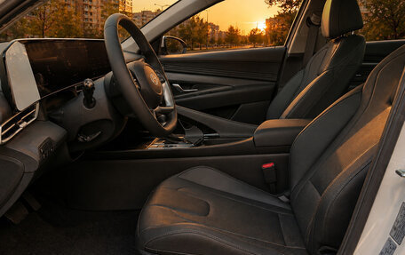 Hyundai Elantra, 2024 год, 1 875 000 рублей, 9 фотография