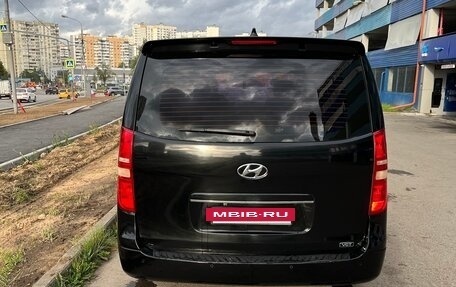 Hyundai Grand Starex Grand Starex I рестайлинг 2, 2013 год, 1 850 000 рублей, 2 фотография