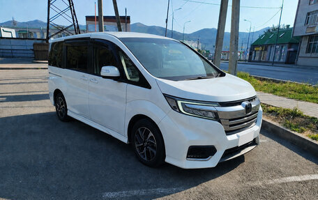 Honda Stepwgn IV, 2020 год, 2 140 000 рублей, 2 фотография