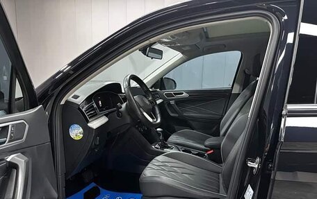 Volkswagen Tiguan II, 2022 год, 2 335 000 рублей, 2 фотография