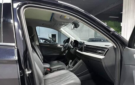 Volkswagen Tiguan II, 2022 год, 2 335 000 рублей, 8 фотография